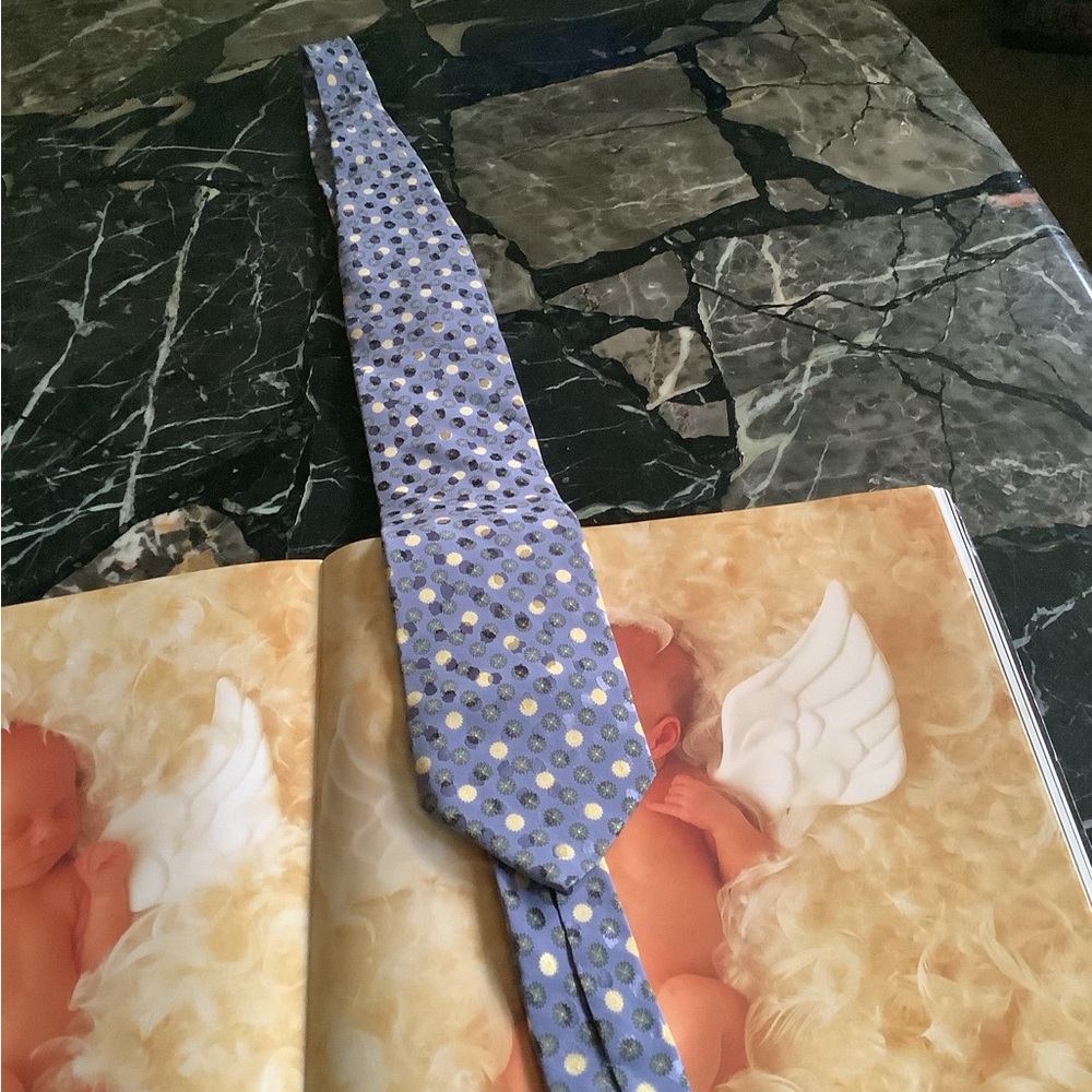 Brioni men’s luxurious silk periwinkle,blue sunburst neck tie chain detail